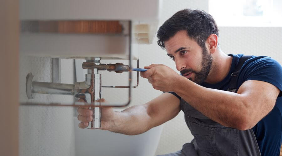 Expert burst pipe repair services in Loughman, FL